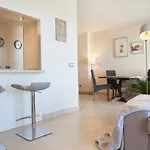 Luxury 2 Bedroom 3 Beds Sauna Gym Pools Jacuzzi * 마르베야