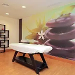 아파트 Luxury 2 Bedroom 3 Beds Sauna Gym Pools Jacuzzi 마르베야