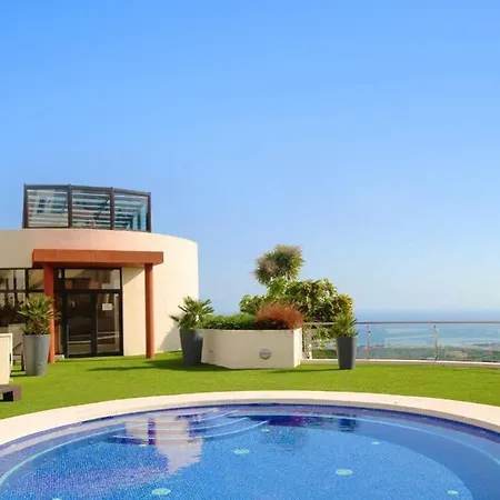 Luxury Spa Resort Marbella 2 Bedroom 3 Beds Sauna Gym Pools Jacuzzi *