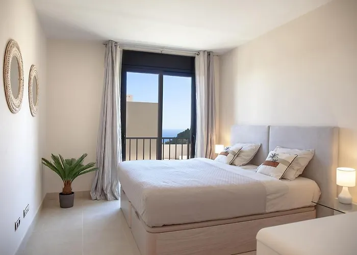 Luxury 2 Bedroom 3 Beds Sauna Gym Pools Jacuzzi