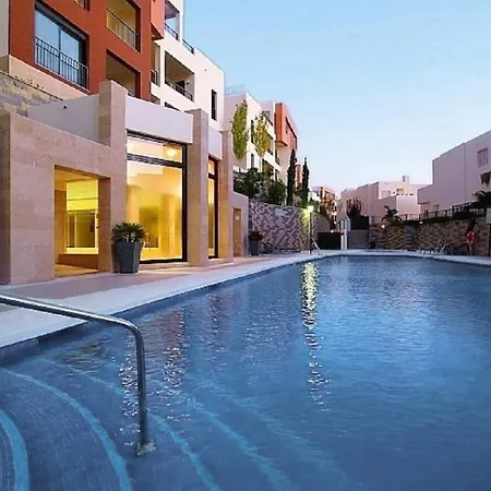 Luxury 2 Bedroom 3 Beds Sauna Gym Pools Jacuzzi Marbella