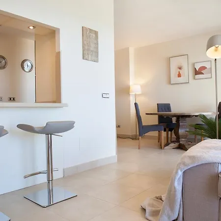 Luxury Spa Resort Marbella 2 Bedroom 3 Beds Sauna Gym Pools Jacuzzi * Марбелья