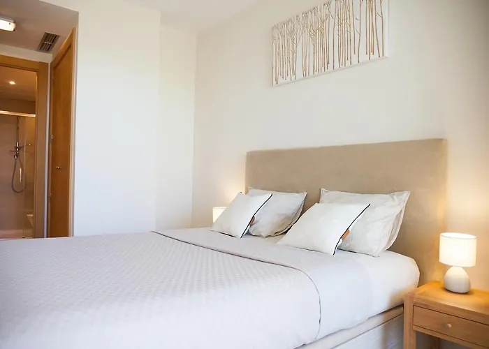 Luxury 2 Bedroom 3 Beds Sauna Gym Pools Jacuzzi Διαμέρισμα Μαρμπέλλα