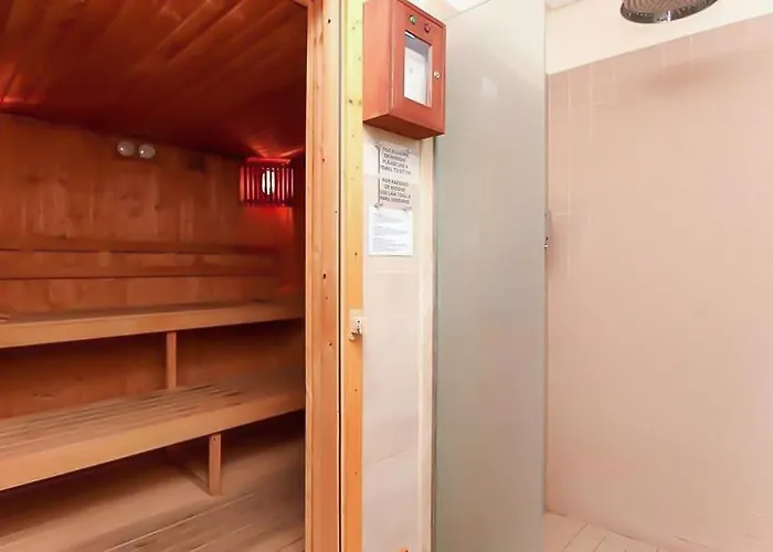 Διαμέρισμα Luxury 2 Bedroom 3 Beds Sauna Gym Pools Jacuzzi Μαρμπέλλα